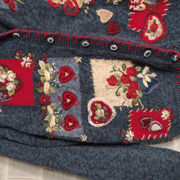 Heirloom Collectables Women's Blue & Red Valentine's Button Down Cardigan Large - Picture 4 of 13